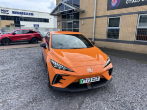 2023 MG Mg4 64kwh Trophy Long Range in Orange — image 3
