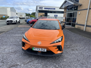 2023 MG Mg4 64kwh Trophy Long Range in Orange — image 4
