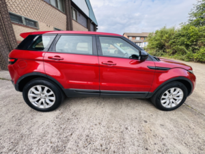 2015 Land Rover Range Rover Evoque 2.0 Td4 Se Tech in Red — image 5