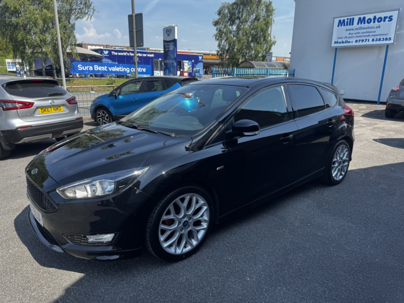 2017 Ford Focus 1.0 T Ecoboost St-Line in Black — image 1