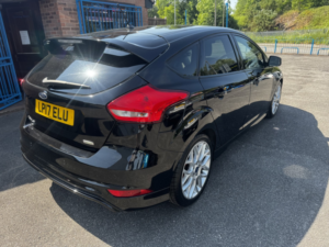 2017 Ford Focus 1.0 T Ecoboost St-Line in Black — image 6
