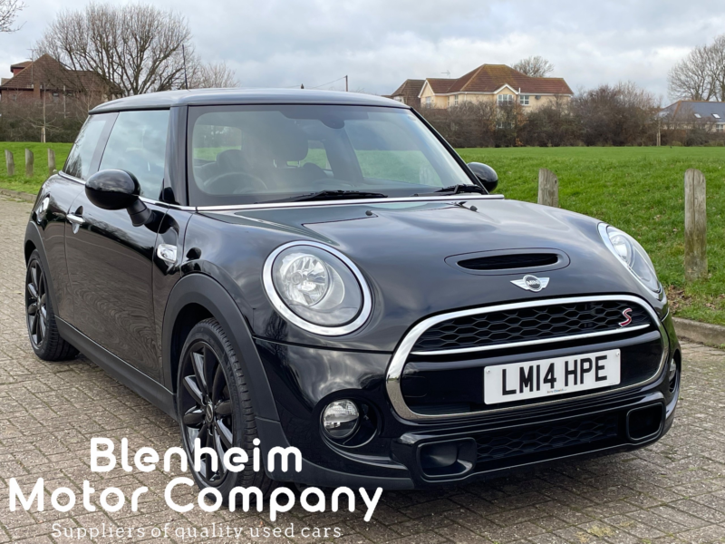2014 MINI Hatch Cooper S 2.0 3dr Auto in Black — image 1