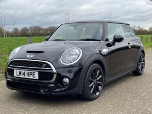 2014 MINI Hatch Cooper S 2.0 3dr Auto in Black — image 3