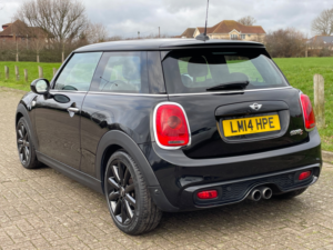 2014 MINI Hatch Cooper S 2.0 3dr Auto in Black — image 4