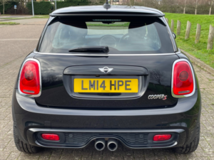 2014 MINI Hatch Cooper S 2.0 3dr Auto in Black — image 5