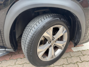 2016 Lexus Nx 2.5 300h Premier E-CVT 4WD Euro 6 (s/s) 5dr in Black — image 2