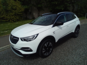 2021 Vauxhall Grandland X 1.2 Turbo Griffin Edition in White — image 3