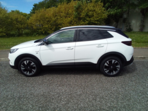 2021 Vauxhall Grandland X 1.2 Turbo Griffin Edition in White — image 5