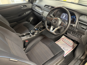 2018 Nissan Leaf 40kwh 2.zero Hatchback 5dr Electric Auto (150 Ps) in Multicolour — image 5