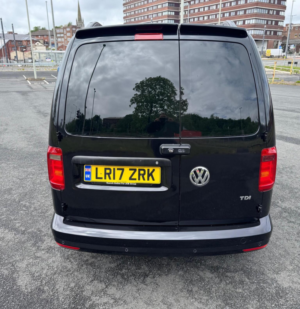 2017 Volkswagen Caddy 2.0 Tdi C20 Bluemotion Tech Black Edition Swb Euro 6 (s/s) 5dr in Black — image 6