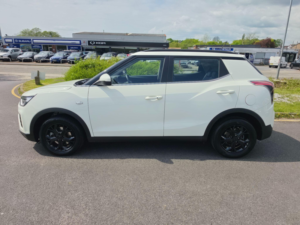 2021 Ssangyong Tivoli 1.2p Ventura SUV 5dr Petrol Manual Euro 6 (s/s) (128 Ps) in White — image 5