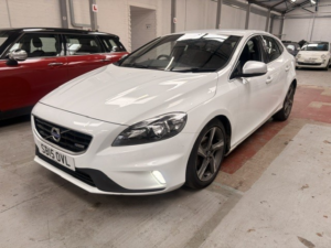 2015 Volvo V40 1.6 R-Design D2 (115hp) in White — image 3