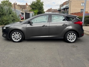 2015 Ford Focus 1.0t Ecoboost Titanium Euro 6 (s/s) 5dr in Grey — image 4