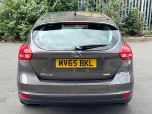2015 Ford Focus 1.0t Ecoboost Titanium Euro 6 (s/s) 5dr in Grey — image 6