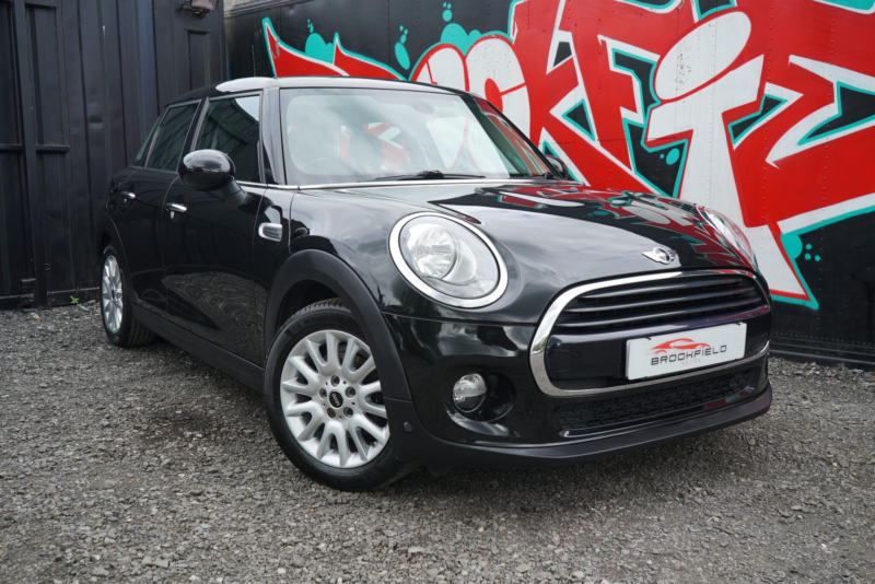 2015 MINI Hatch 1.5 Cooper D Hatchback 5dr Diesel Manual Euro 6 (s/s) (116 Ps) in Black — image 1