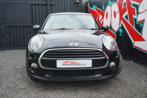 2015 MINI Hatch 1.5 Cooper D Hatchback 5dr Diesel Manual Euro 6 (s/s) (116 Ps) in Black — image 4
