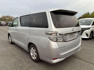 2013 Toyota Vellfire 2.4 X 5dr 8 Seats in Silver — image 5