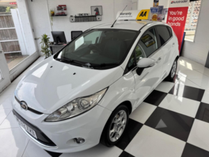 2012 Ford Fiesta 1.25 Zetec Euro 5 5dr in White — image 6