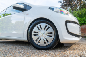 2013 Volkswagen Up! 1.0 Bluemotion Tech Move Up! Hatchback 3dr Petrol Manual Euro 5 (s/s) (60 Ps) in White — image 3