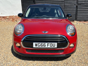 2016 MINI Hatch 1.5 Cooper Auto Euro 6 (s/s) 5dr in Red — image 2