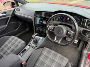 2017 Volkswagen Golf 2.0 Tdi Bluemotion Tech Gtd in Red — image 3