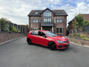 2017 Volkswagen Golf 2.0 Tdi Bluemotion Tech Gtd in Red — image 5