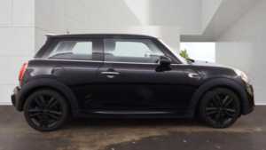 2017 MINI Hatch 1.5 Cooper Euro 6 (s/s) 3dr in Black — image 5