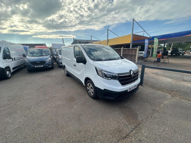 2022 Renault Trafic 2.0 Dci Blue Sl28 Business L1 H1 Euro 6 (s/s) 5dr in White — image 1