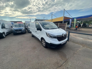 2022 Renault Trafic 2.0 Dci Blue Sl28 Business L1 H1 Euro 6 (s/s) 5dr in White — image 1