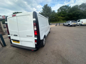 2022 Renault Trafic 2.0 Dci Blue Sl28 Business L1 H1 Euro 6 (s/s) 5dr in White — image 4