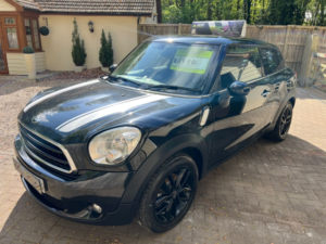 2014 MINI Paceman 1.6 Cooper Paceman in Black — image 3