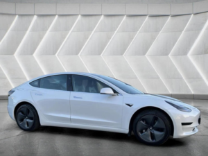 2020 Tesla Model 3 Standard Range Plus Auto Rwd 4dr in White — image 5