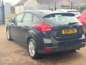 2016 Ford Focus 1.6 Zetec Powershift Euro 6 5dr in Black — image 4