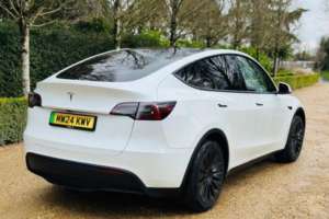2024 Tesla Model Y Auto Rwd 5dr in White — image 4