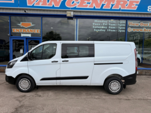 2022 Ford Transit Custom 2.0 320 Ecoblue Leader Crew Van Double Cab 5dr Diesel Manual L2 H1 Euro 6 130 Ps in White — image 4