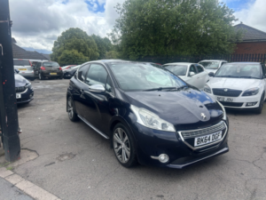 2014 Peugeot 208 1.6 E-Hdi Xy in Blue — image 2