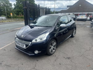 2014 Peugeot 208 1.6 E-Hdi Xy in Blue — image 5