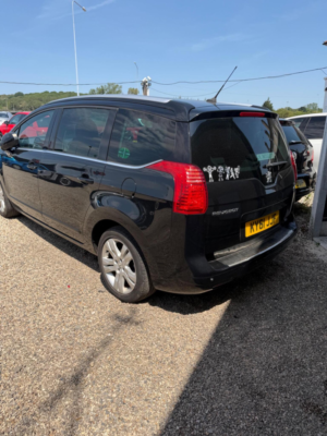 2011 Peugeot 5008 2.0 Hdi Exclusive Euro 5 5dr in Black — image 4