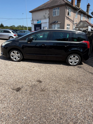 2011 Peugeot 5008 2.0 Hdi Exclusive Euro 5 5dr in Black — image 5