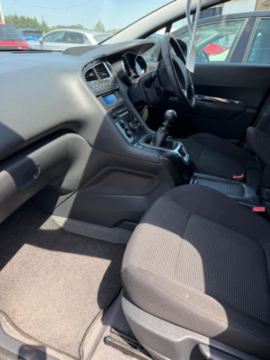 2011 Peugeot 5008 2.0 Hdi Exclusive Euro 5 5dr in Black — image 6