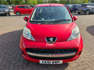 2011 Peugeot 107 1.0 12v Urban Hatchback 5dr Petrol 2 Tronic Euro 5 (68 Ps) in Red — image 4