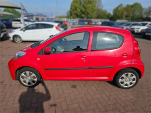 2011 Peugeot 107 1.0 12v Urban Hatchback 5dr Petrol 2 Tronic Euro 5 (68 Ps) in Red — image 6