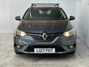 2017 Renault Megane 1.5 Dci Dynamique S Nav Sport Tourer Edc Euro 6 5dr in Grey — image 2