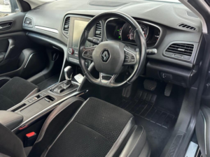 2017 Renault Megane 1.5 Dci Dynamique S Nav Sport Tourer Edc Euro 6 5dr in Grey — image 3