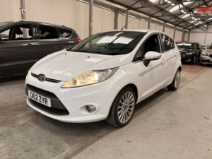 2012 Ford Fiesta 1.4 Titanium in White — image 2
