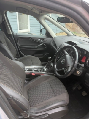 2015 Vauxhall Zafira Tourer 1.4 I Turbo Se in Silver — image 6