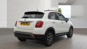 2015 Fiat 500x 1.6 500x Off-Road Look 1.6 Multijet 120hp Cross Plus Diesel White 5dr Lowtax+satnav+8 Stamps in White — image 4