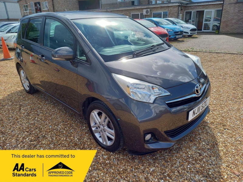 2011 Toyota Verso S 1.33 Dual Vvt-I T Spirit Euro 5 5dr in Grey — image 1