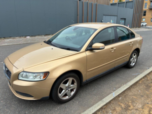 2008 Volvo S40 1.6 S Euro 4 4dr in Gold — image 3