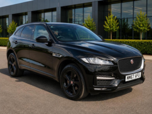 2017 Jaguar F-Pace 2.0 D180 R-Sport Auto AWD Euro 6 (s/s) 5dr in Black — image 3